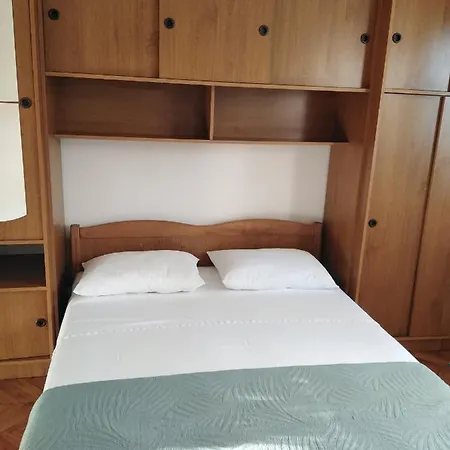 Apartman Jakov Apartment
