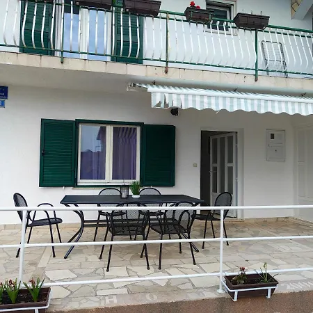 Apartman Jakov Apartment